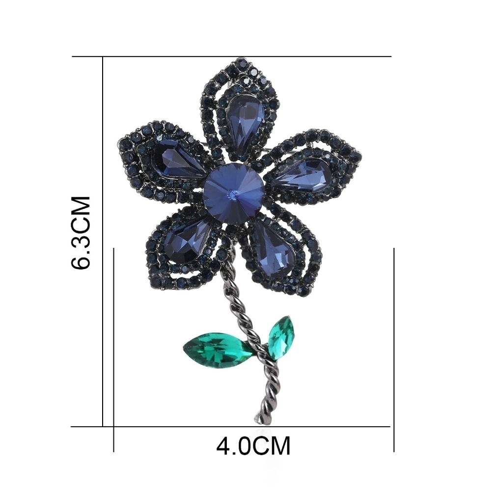 VQ Flower Brooch - Picture 4 of 6